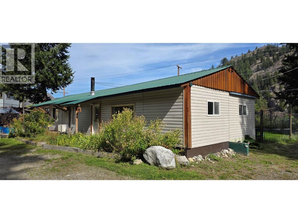 4098 Highway 3, Rock Creek
