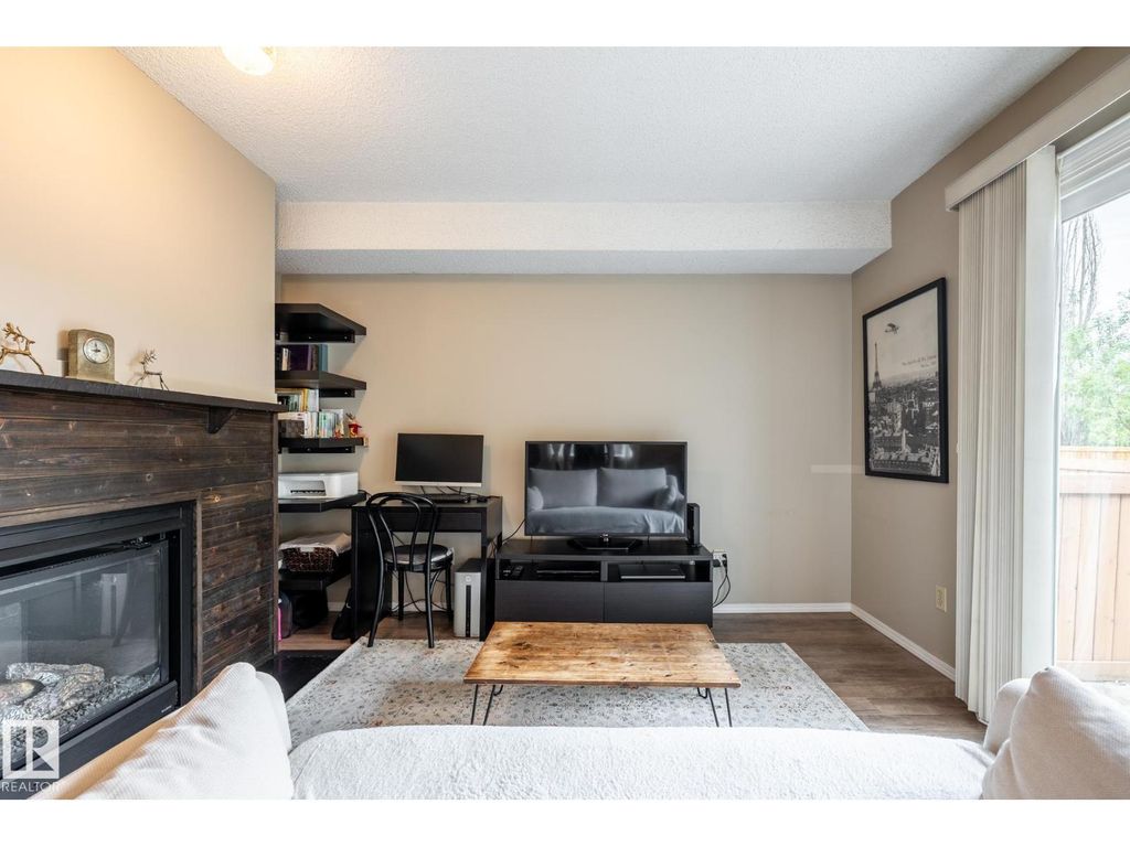 #20 3812 20 Av Nw, Edmonton