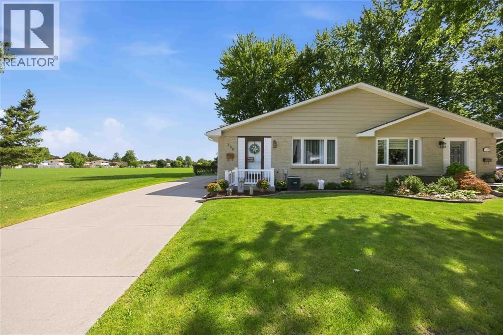 326 Trudeau Drive, Sarnia