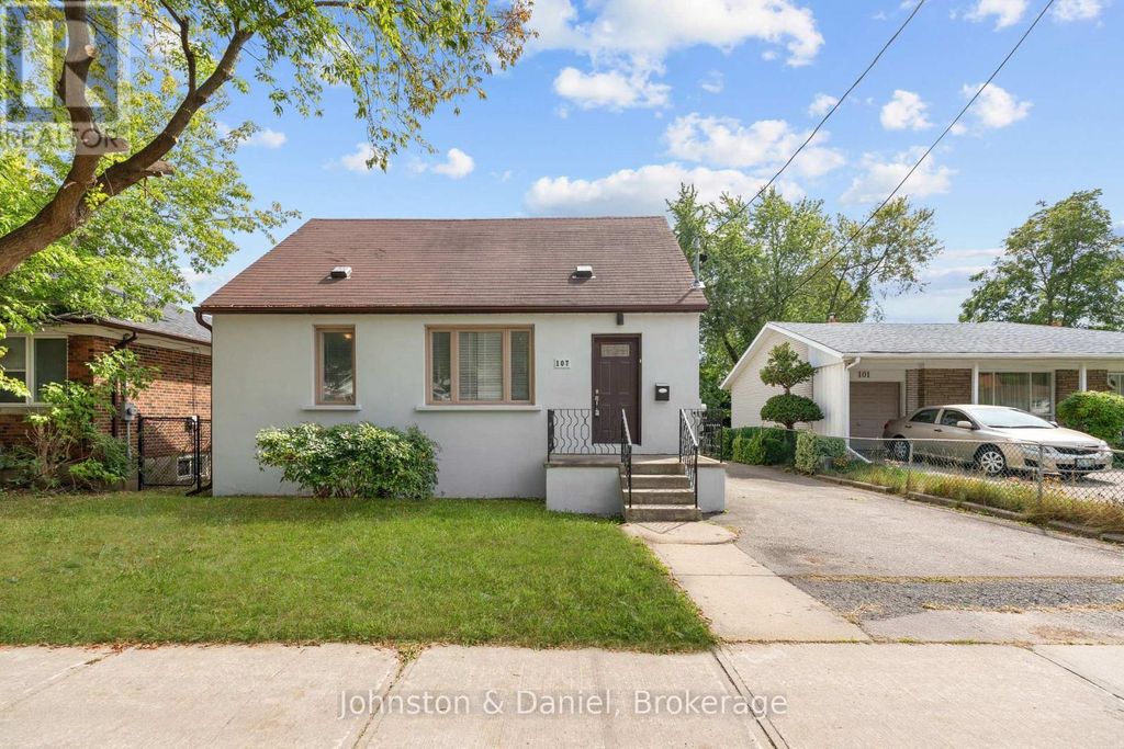 107 Finch Avenue E, Toronto (willowdale East)