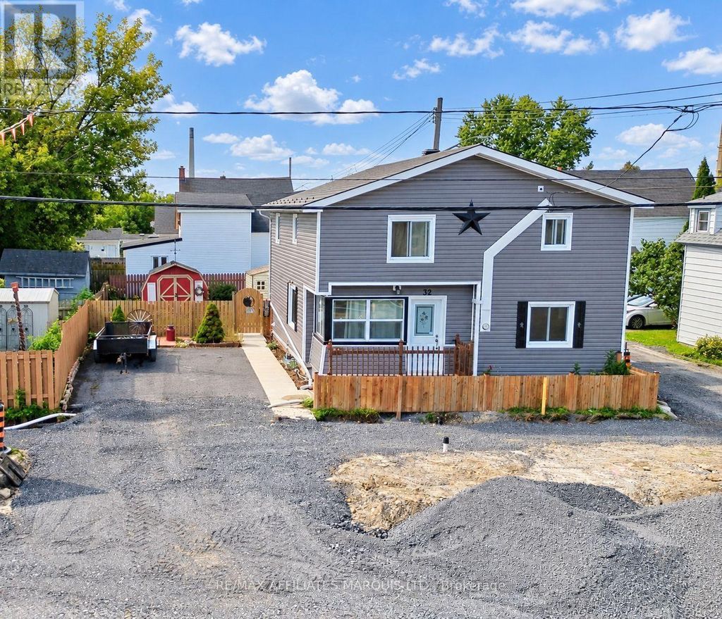 32 Seymour Avenue, Cornwall