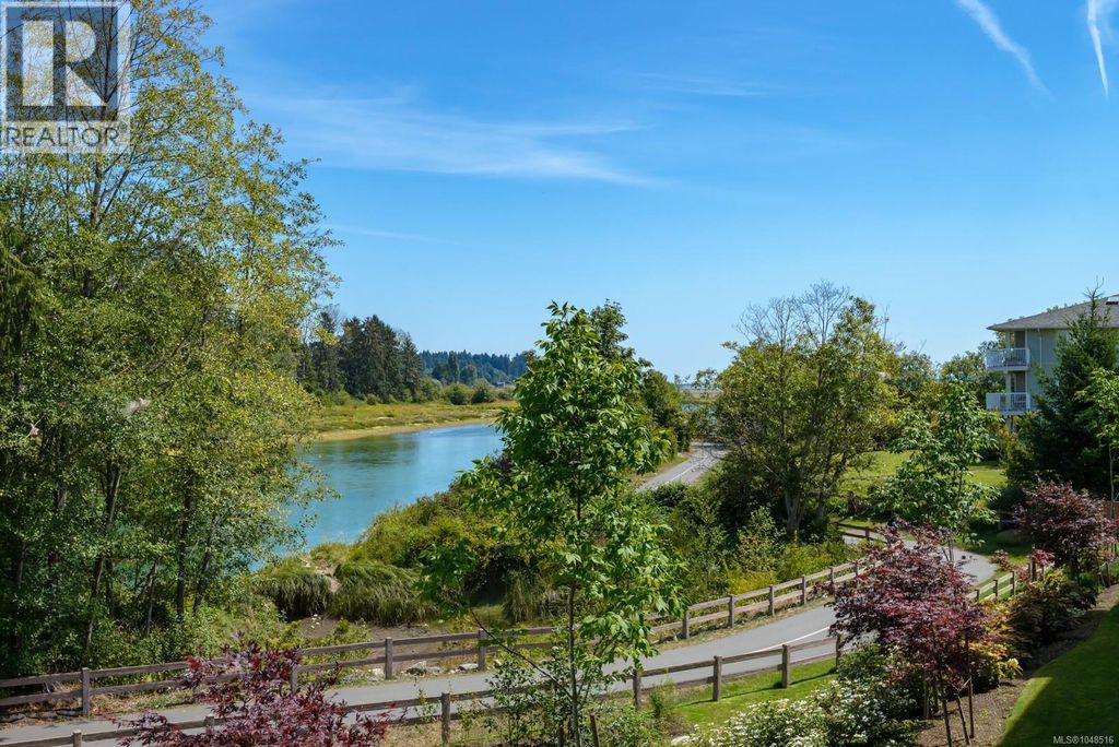 310 1944 Riverside Lane, Courtenay