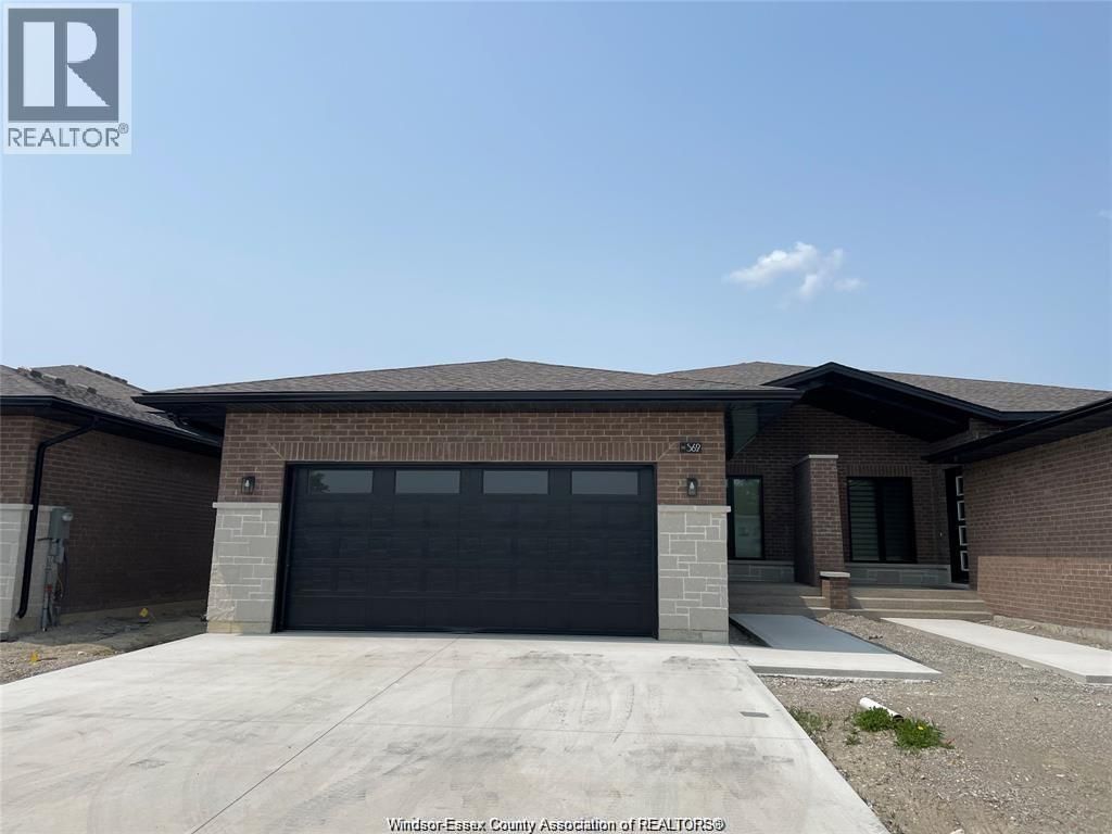 596 Lily Mac, Windsor