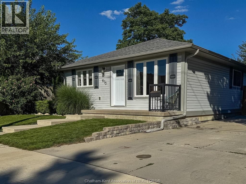 675 Albert Street, Wallaceburg