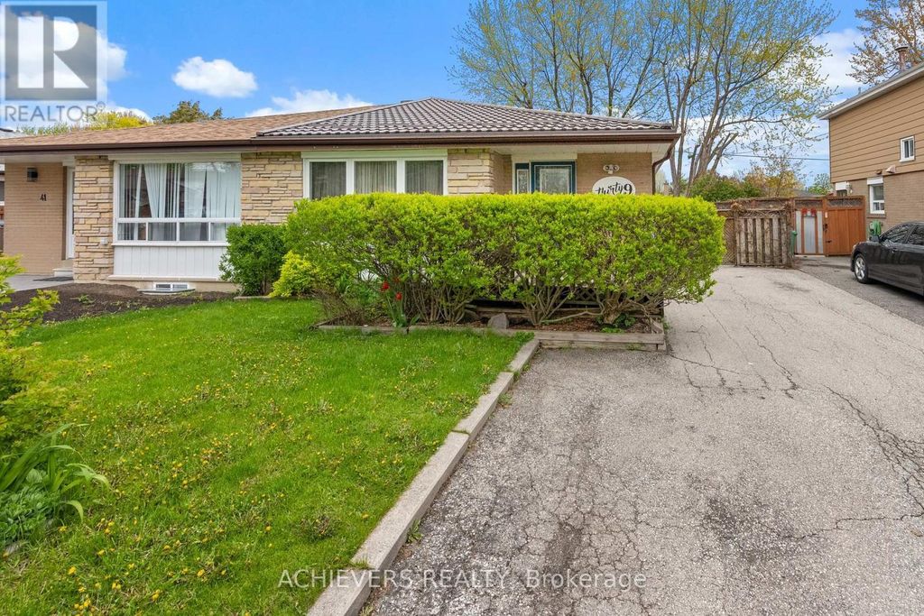 39 Danesbury Crescent, Brampton (southgate)