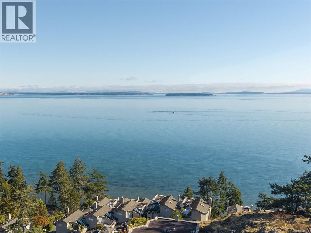 1 4771 Cordova Bay Rd, Saanich