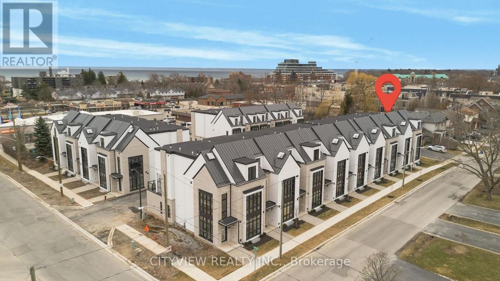 2284 Sovereign Street, Oakville (br Bronte)