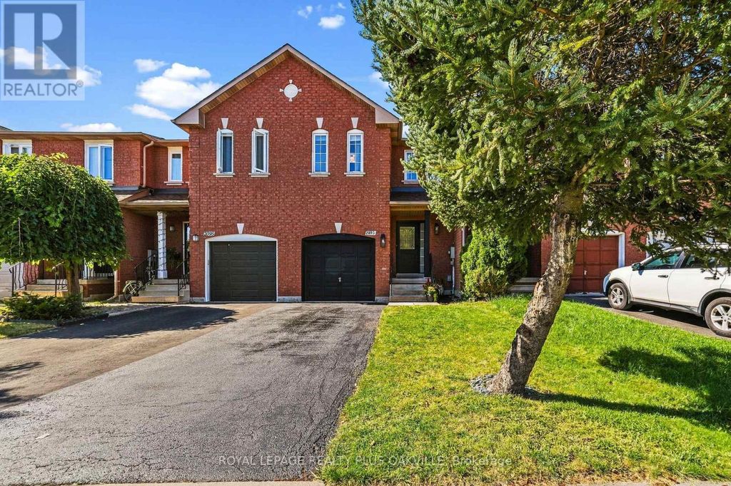 2093 Golden Orchard Trail, Oakville (wm Westmount)
