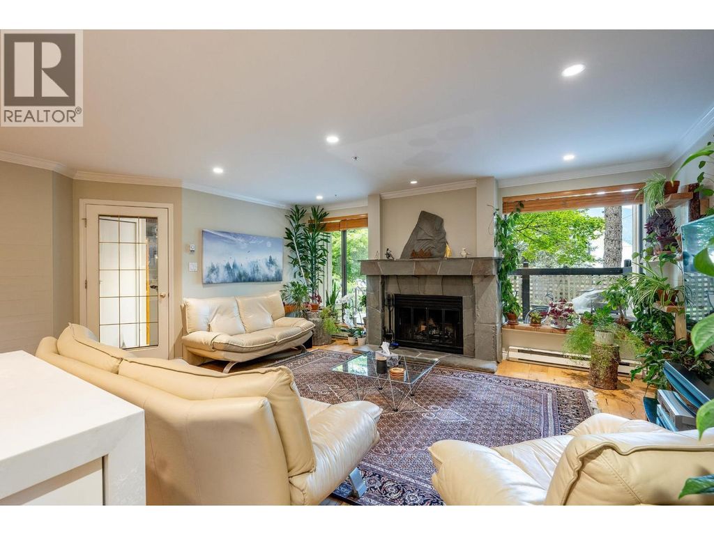 18 4637 Blackcomb Way, Whistler