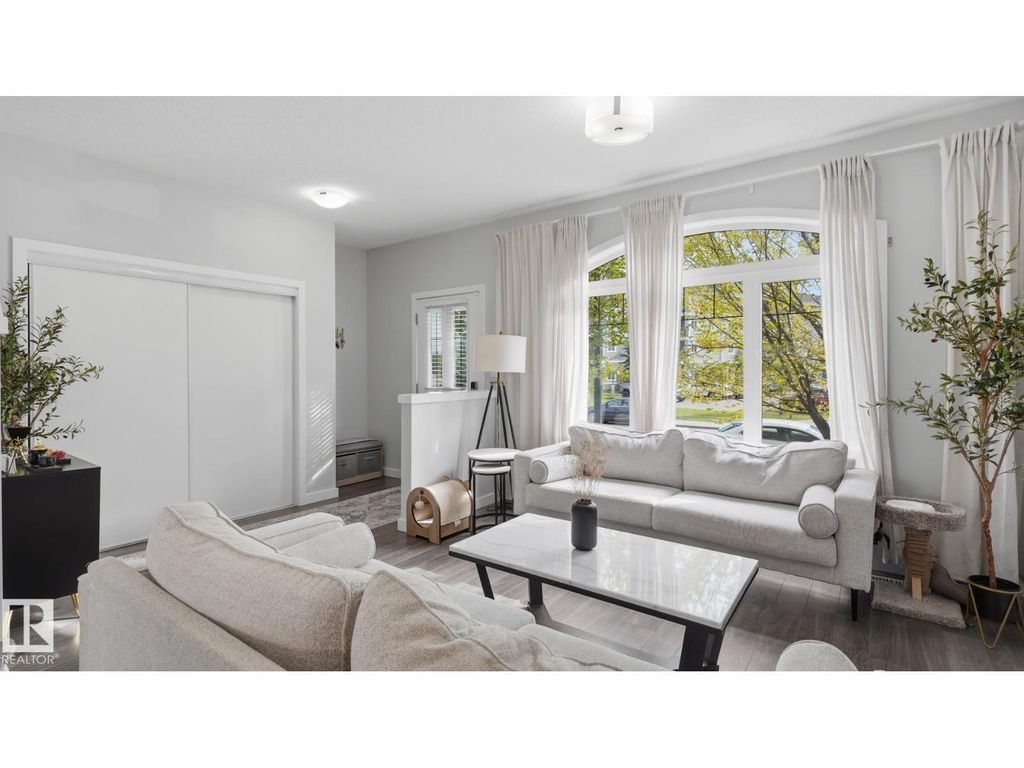 5839 Mullen Pl Nw, Edmonton