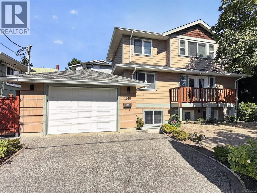 1310 Basil Ave, Victoria