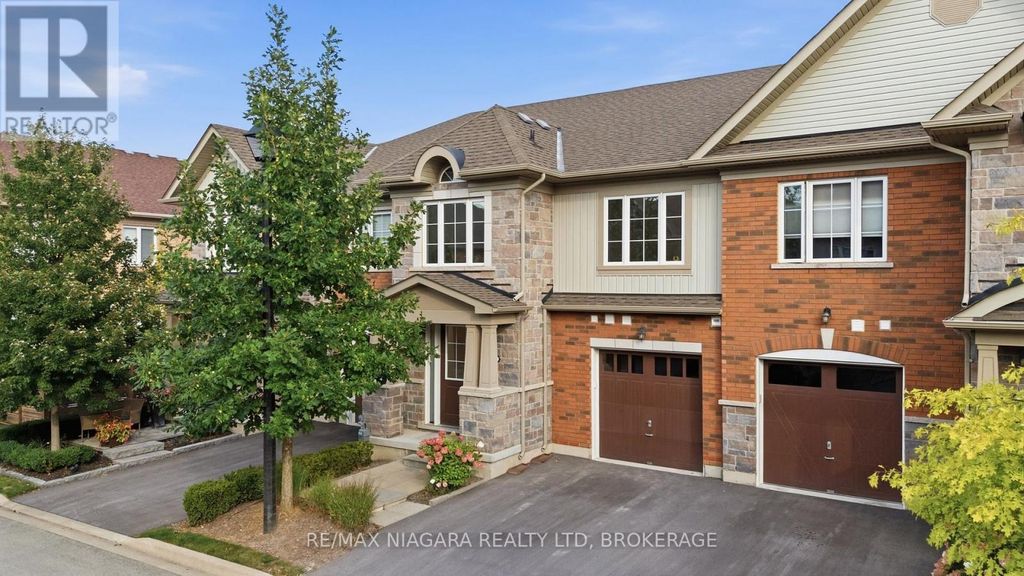 12 George Manor, Niagara-On-The-Lake (town)