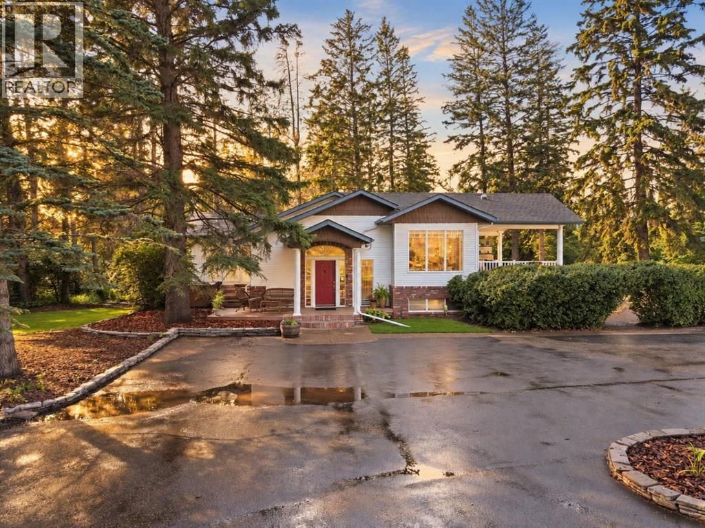 18 College Park Drive, Red Deer