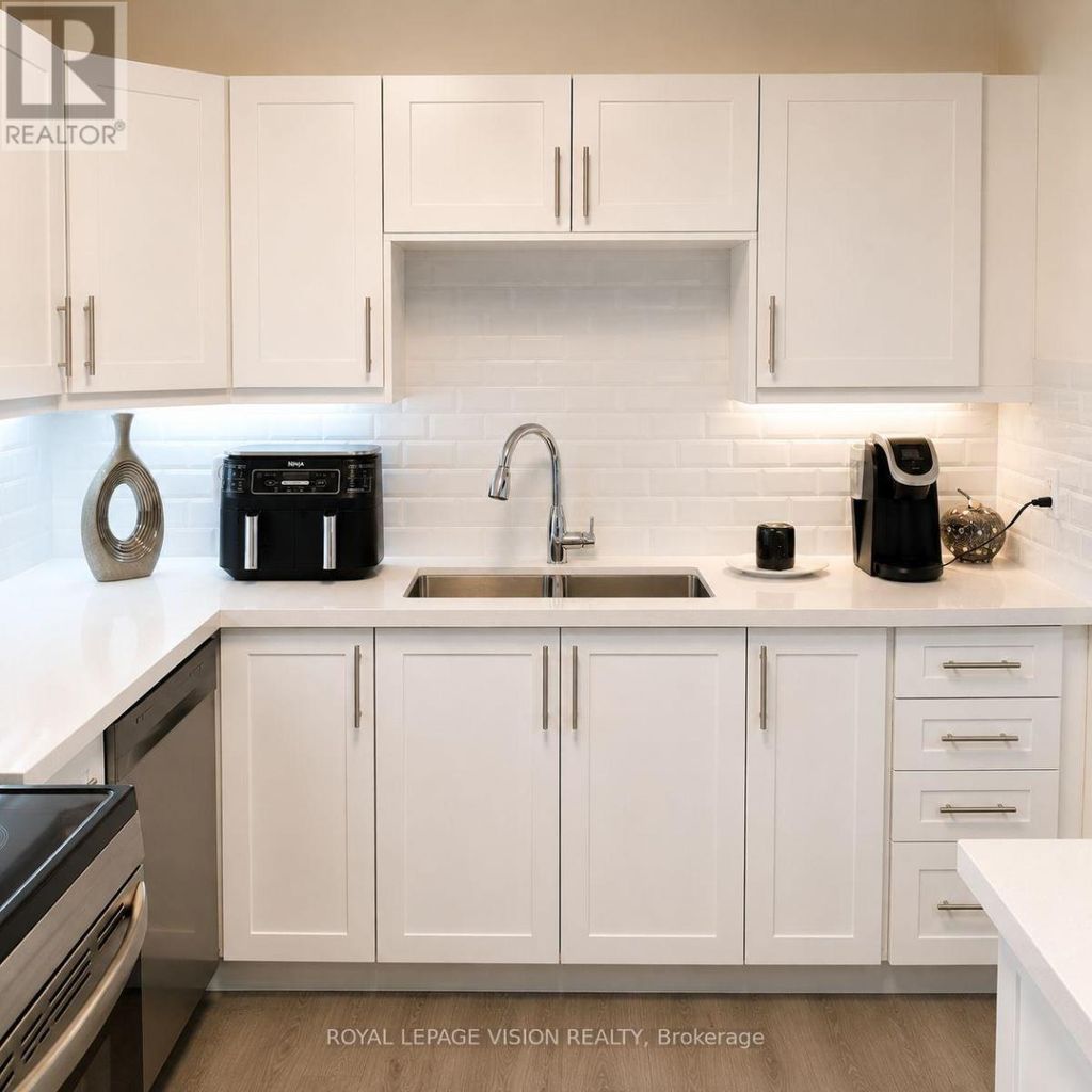 205 - 895 Kennedy Road, Toronto (ionview)