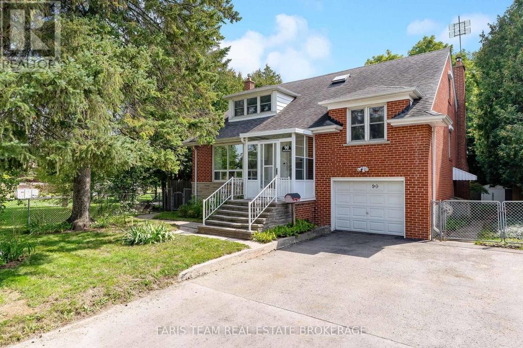 90 Bedford Park Avenue, Richmond Hill (crosby)
