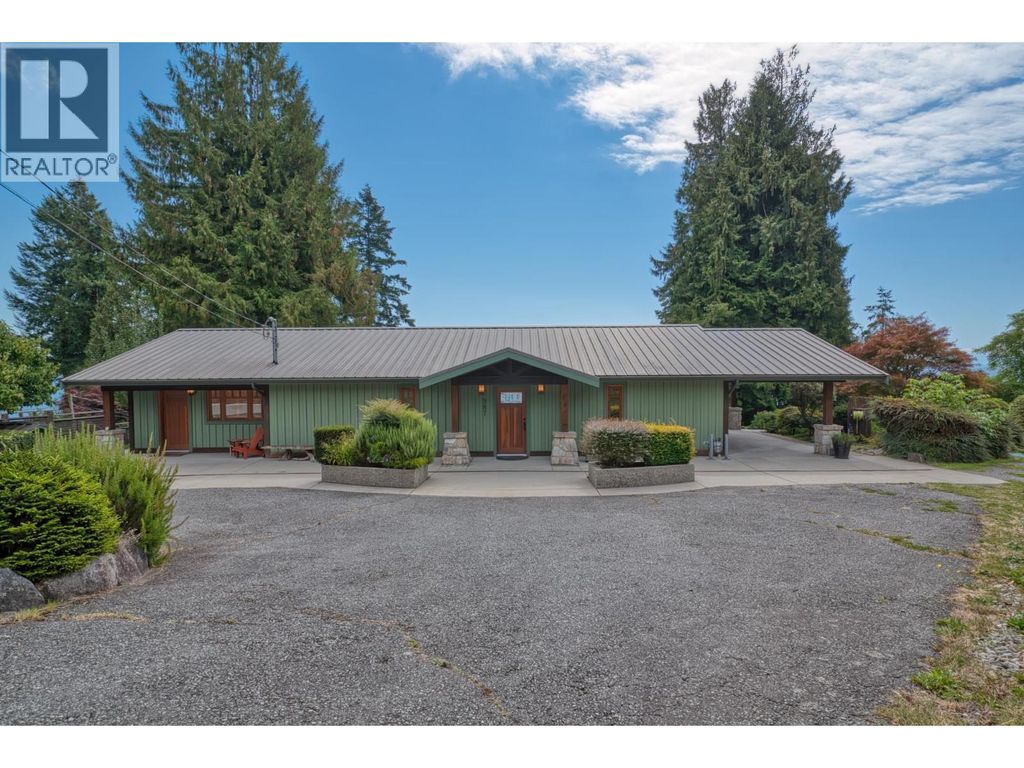 987 Gower Point Road, Gibsons