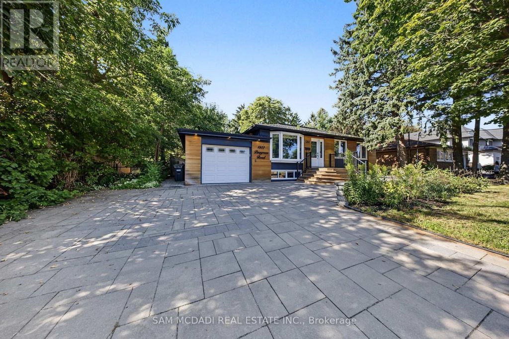 1207 Pinegrove Road, Oakville (wo West)