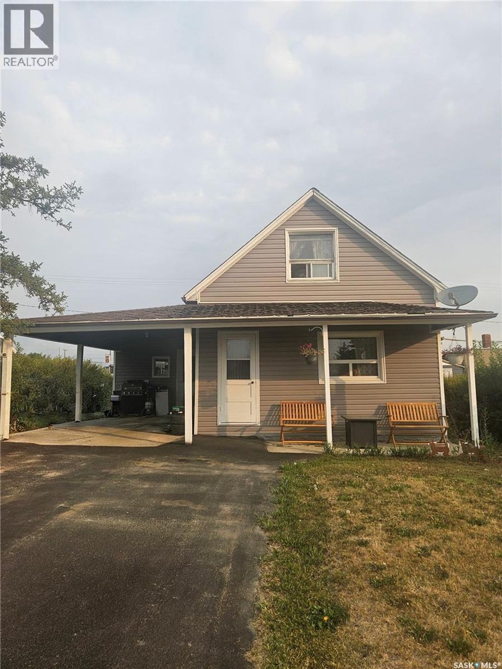 107 2nd Street S, Cabri