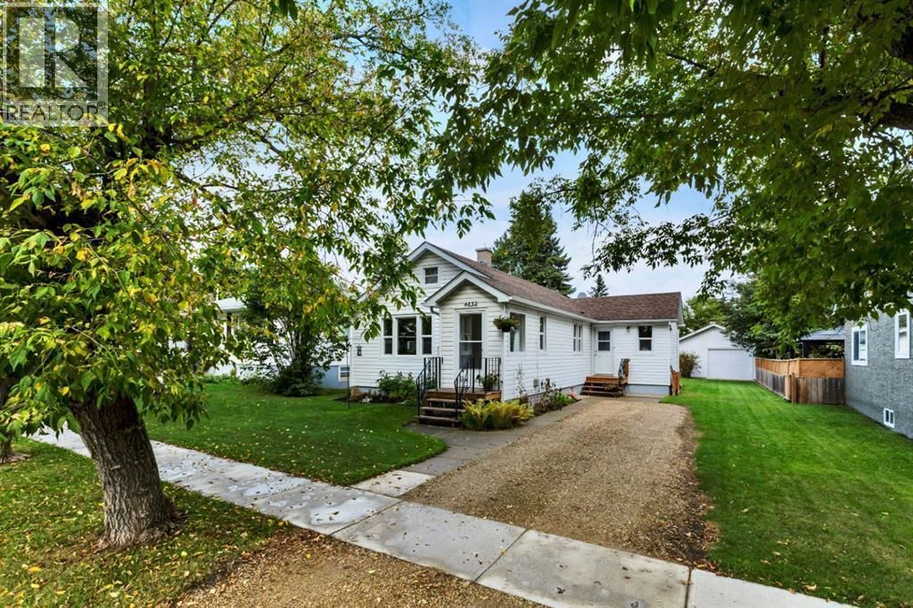 4832 53 Avenue, Eckville