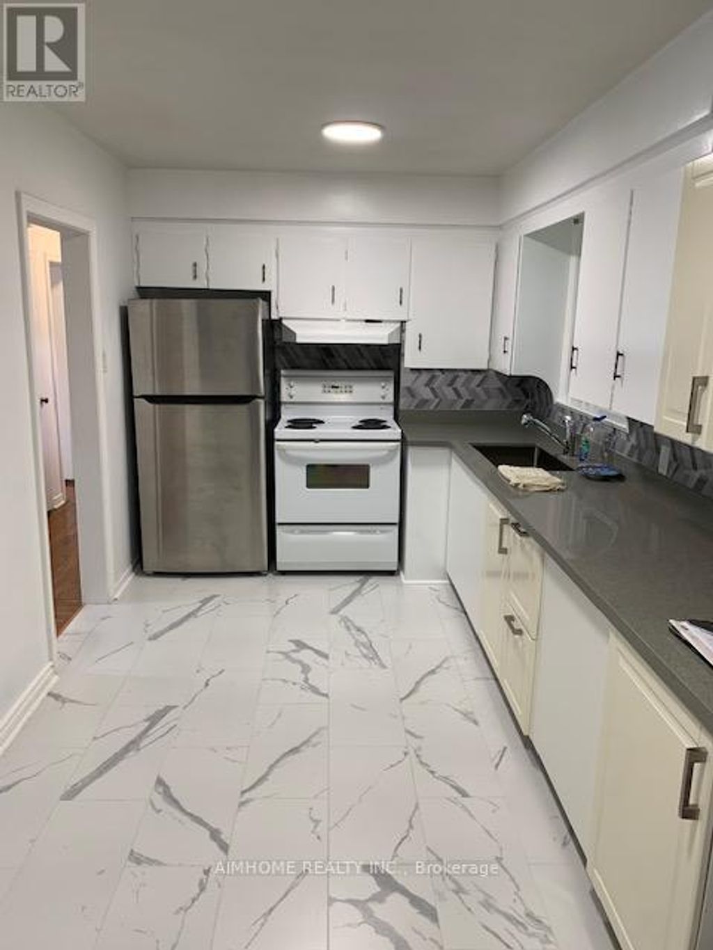 Main Floor - 224 Finch Avenue E, Toronto (newtonbrook East)