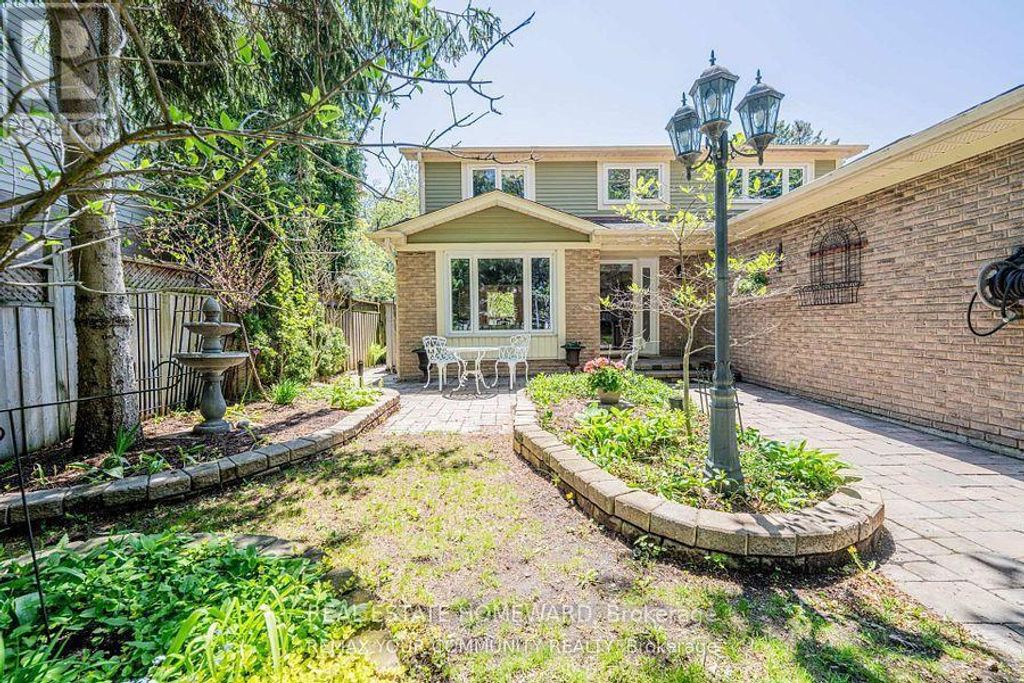 27 Drumern Crescent, Richmond Hill (north Richvale)