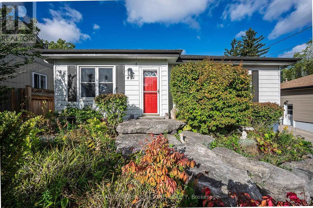 43 Lake Avenue N, Hamilton (riverdale)