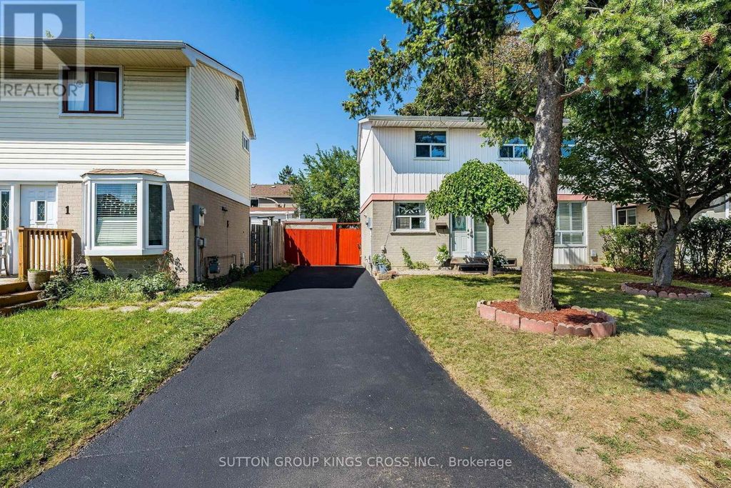 2 Hemlark Court, Brampton (central Park)