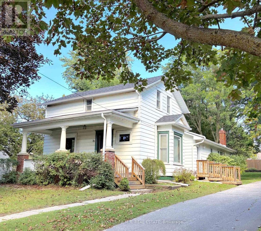 35 Main Street S, Uxbridge