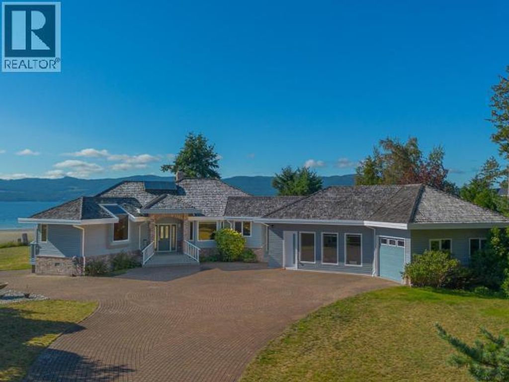 10219 Douglas Bay Road, Powell River