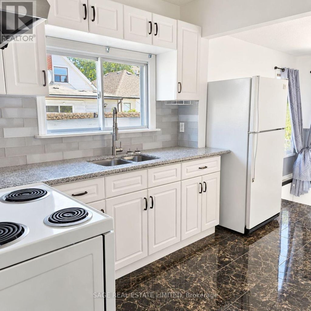 45 Turnberry Avenue, Toronto (weston-Pellam Park)
