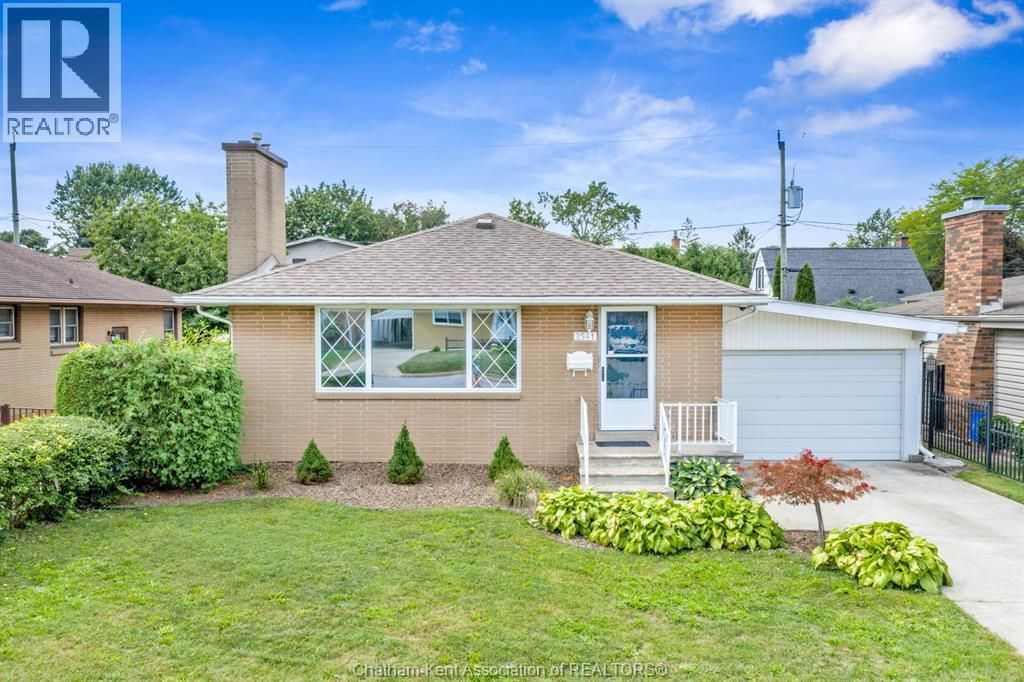 2541 Gail Road, Windsor