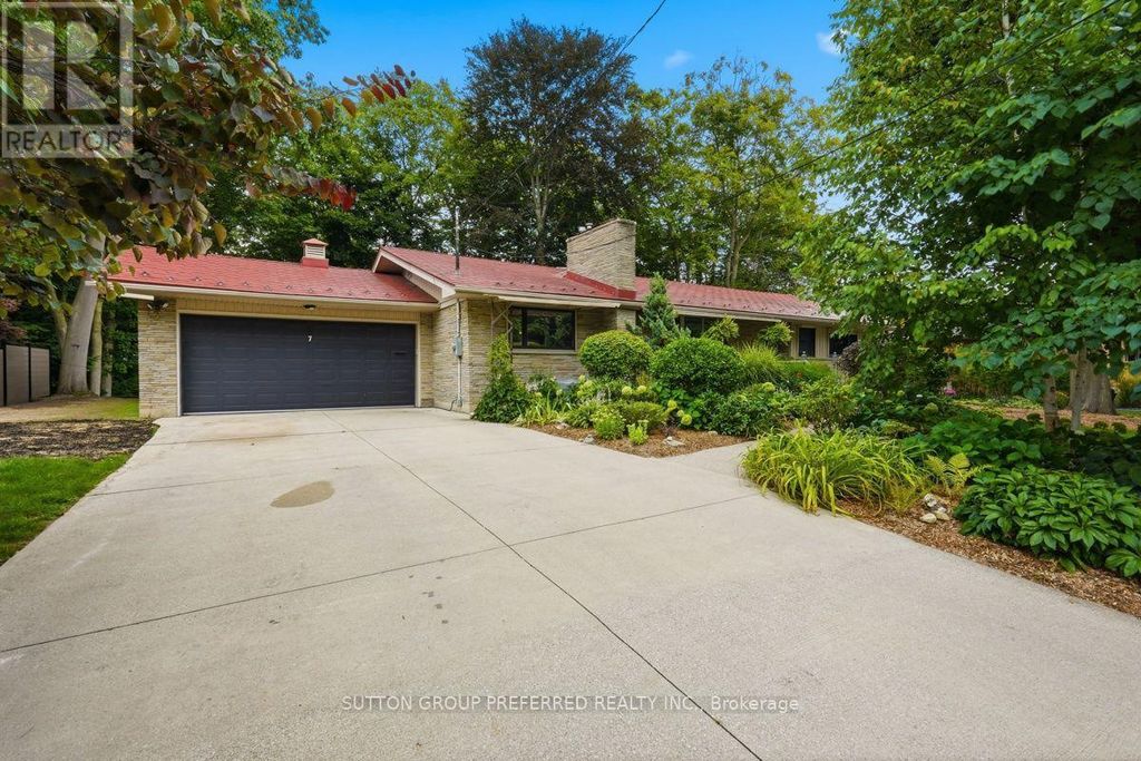 7 Metamora Crescent, London North (north J)