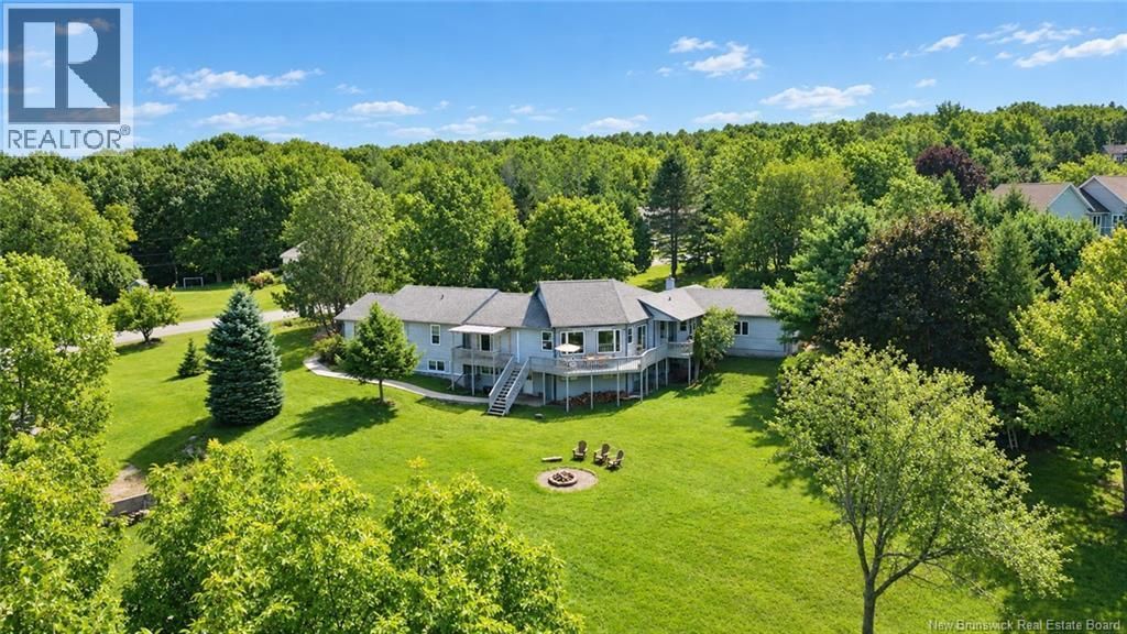 611 Darlings Island, Hampton