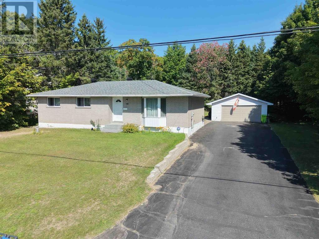 30 Foothill Rd, Sault Ste. Marie
