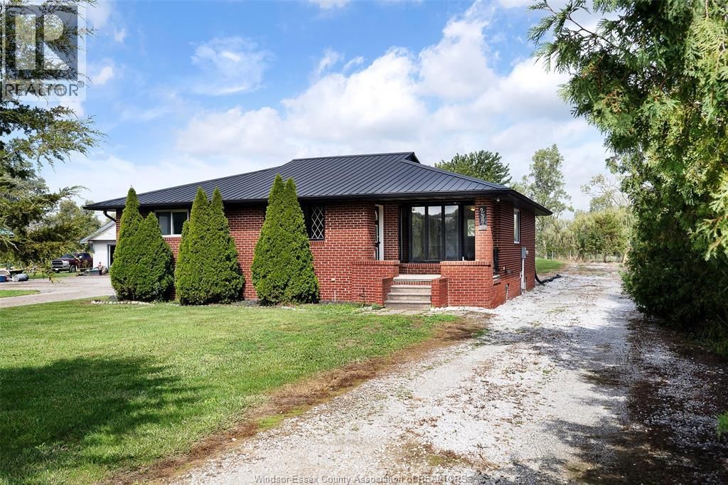 2300 County Rd 12, Essex