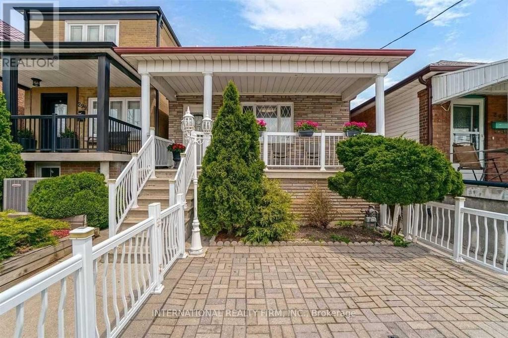 297 Gilbert Avenue, Toronto (caledonia-Fairbank)