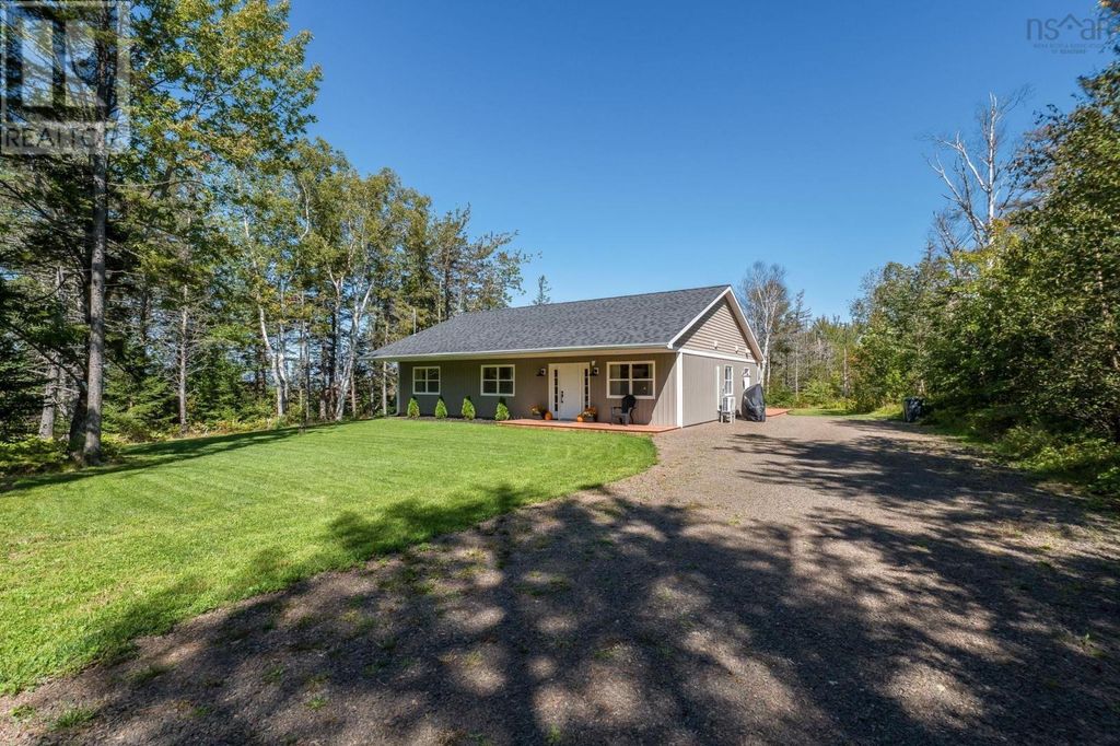 1960 Long Point Rd, Burlington