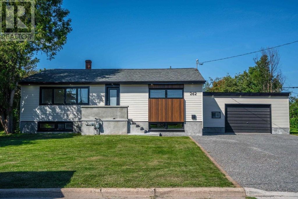 262 Kingsford Rd, Sault Ste. Marie