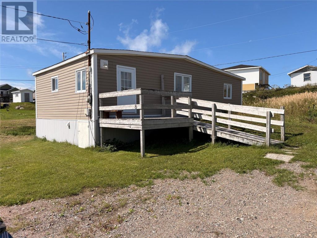 8 Buttons Road, Port Aux Basques