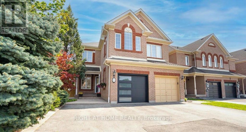 1 Ridgeway Court, Vaughan (maple)