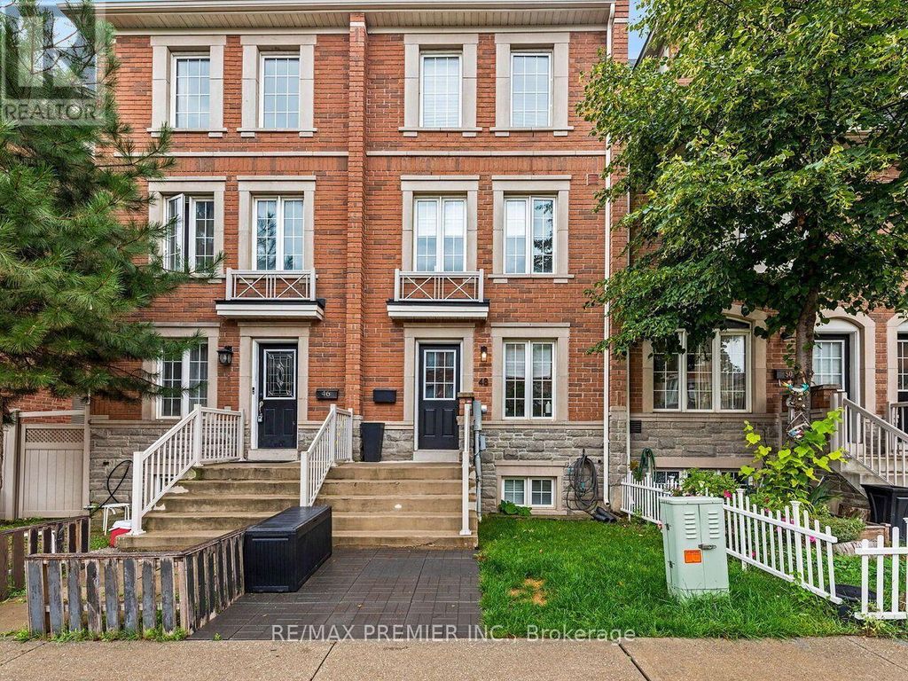 48 Odoardo Di Santo Circle, Toronto (downsview-Roding-Cfb)