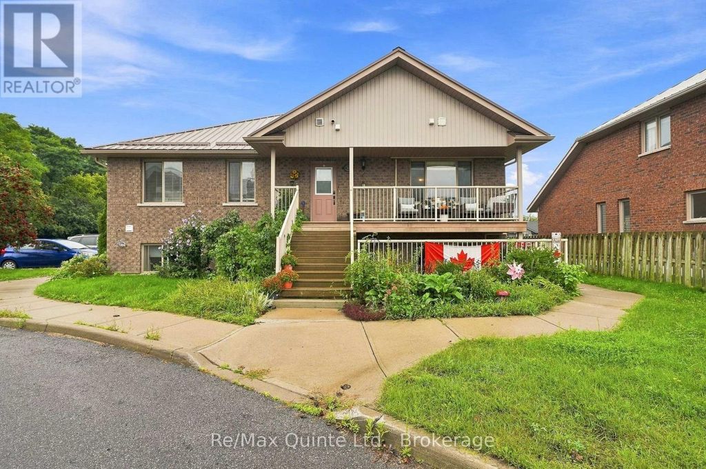 3a - 37 Lakebreeze Court, Prince Edward County (wellington Ward)