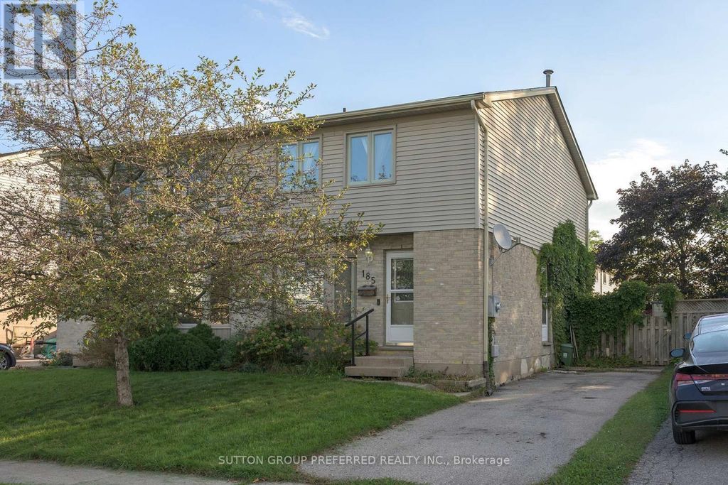 185 Martinet Avenue, London East (east I)