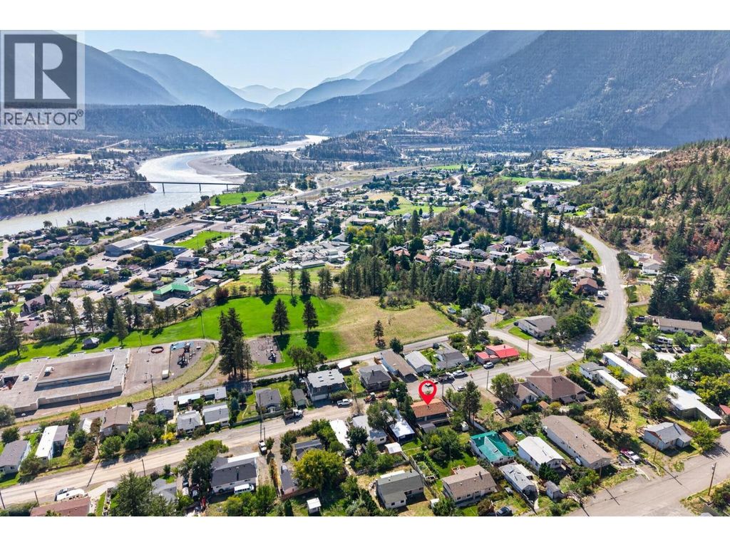 677 Columbia Street, Lillooet