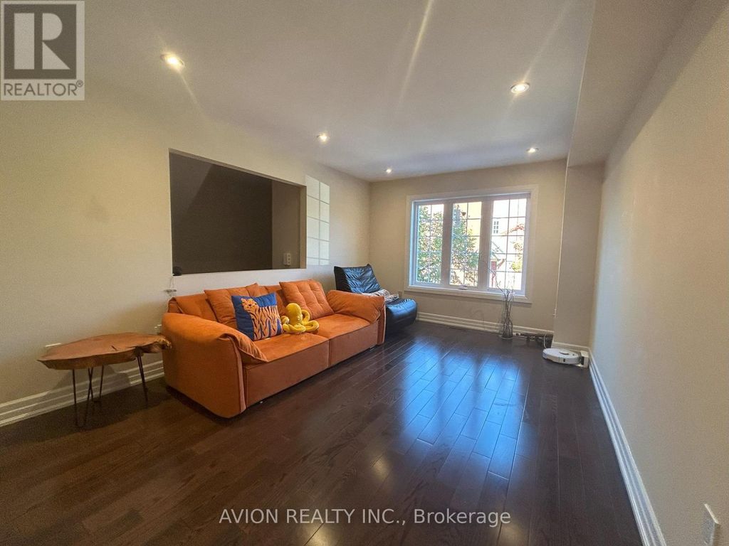 37 - 95 Weldrick Avenue, Richmond Hill (observatory)