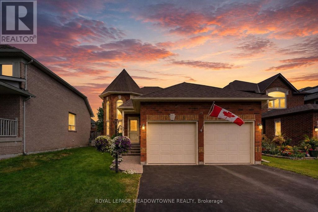 89 Standish Street, Halton Hills (georgetown)