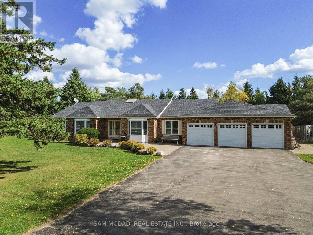 2 Sherman Drive, Mulmur