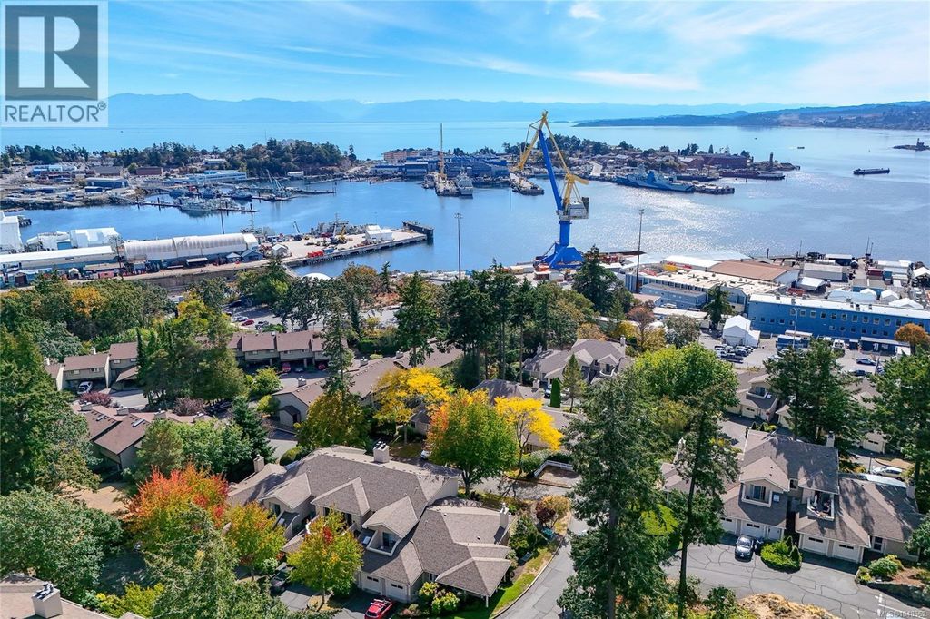 28 909 Admirals Rd, Esquimalt