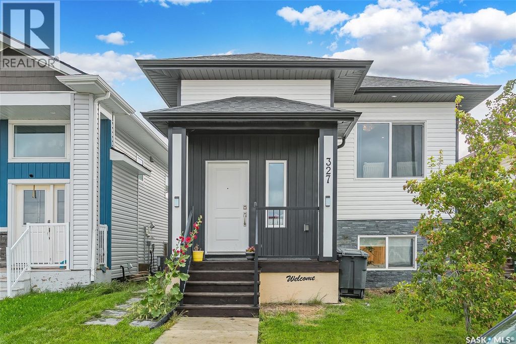 327 Mcarthur Crescent, Saskatoon