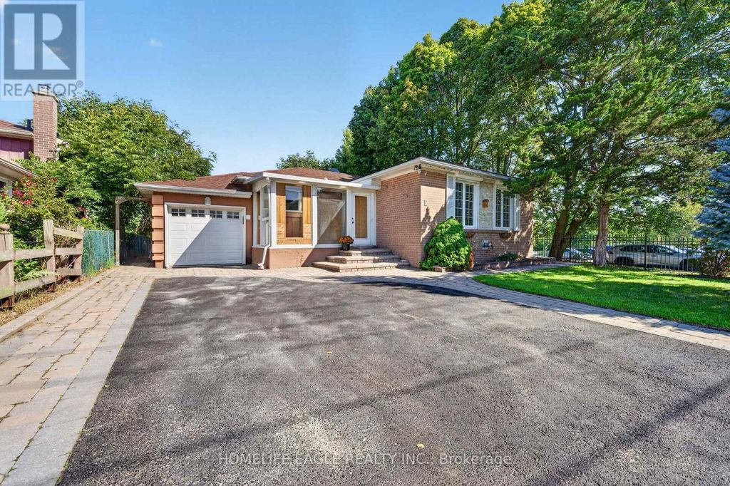 2 Aurora Heights Drive, Aurora (aurora Heights)